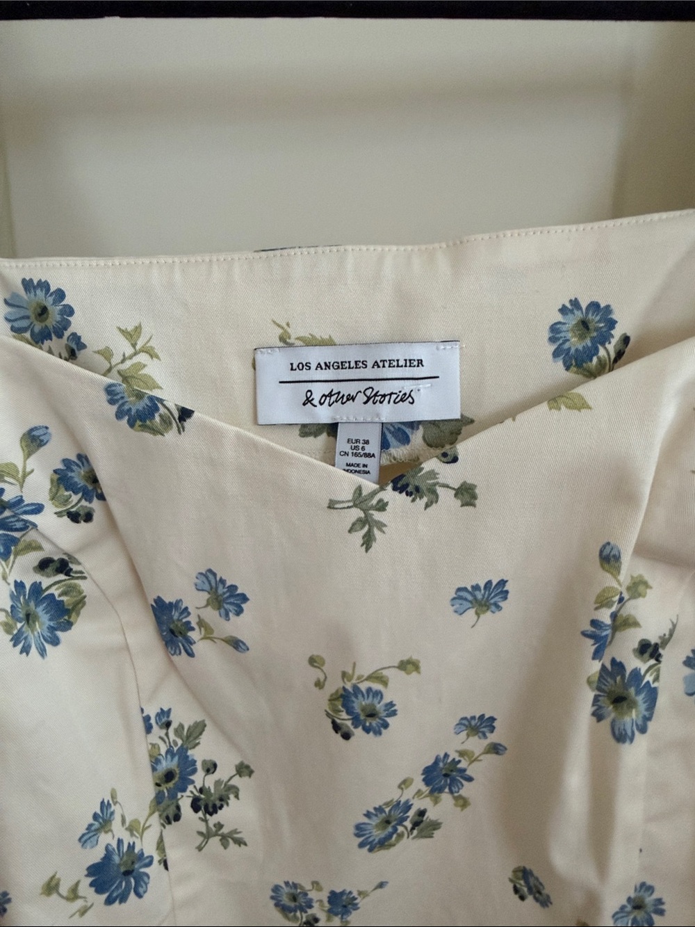 & Other Stories Floral Puff Sleeve Peplum Top in Cream and Blue - Picture 6 of 6